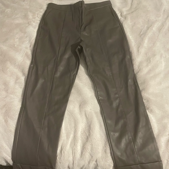 Ann Taylor Curvy Fit color charcoal grey pants size 12 NWT - Picture 2 of 4